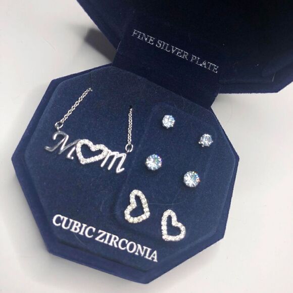 155 Fine silver plate CZ "Mom" necklace and 3 stud CZ earrings - Picture 1 of 1